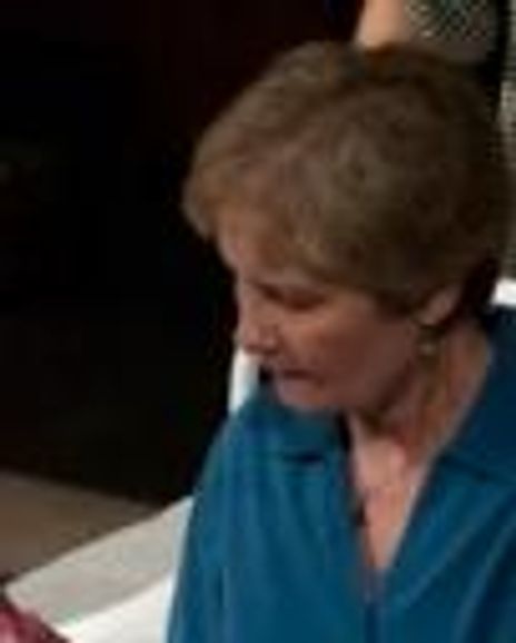 Jennifer Mays Headshot