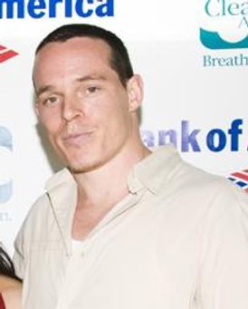 Bradley Henderson Headshot