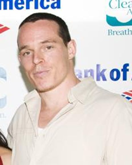 Bradley Henderson Headshot