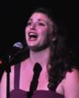 Amanda Savan Headshot