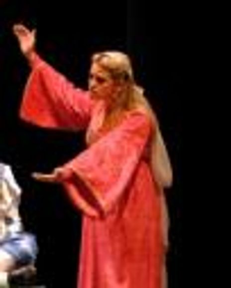 Erin Calloway Headshot