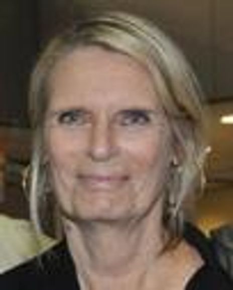 Carolyn Meehan Headshot