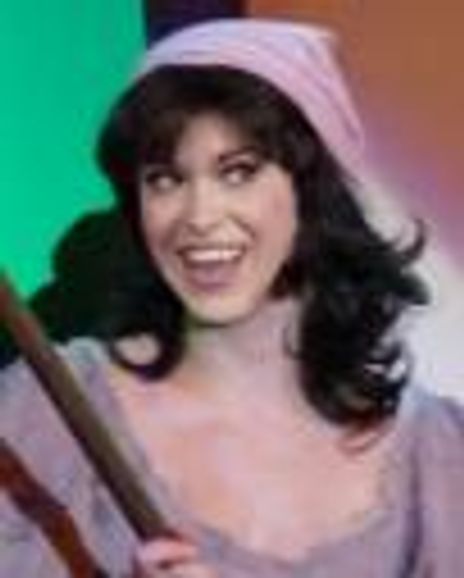 Annie Wessendarp Headshot