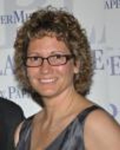 Lynn Van Nosdall Headshot