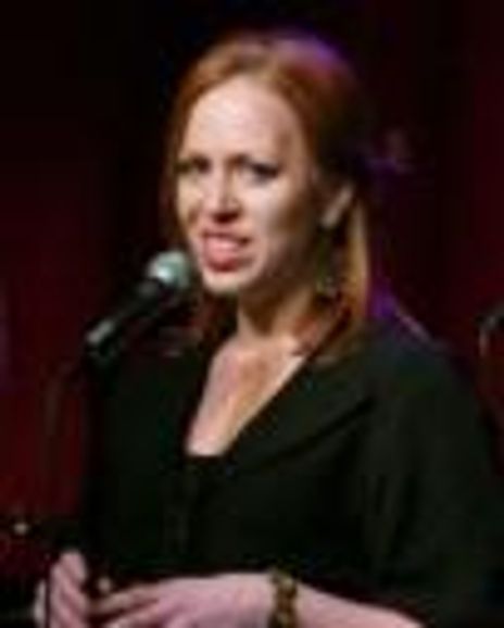 Kat Hennessey Headshot