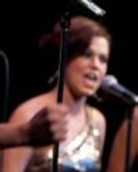 Jessica Low Headshot