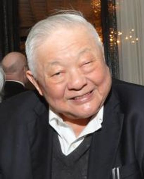 Ming Cho Lee Headshot