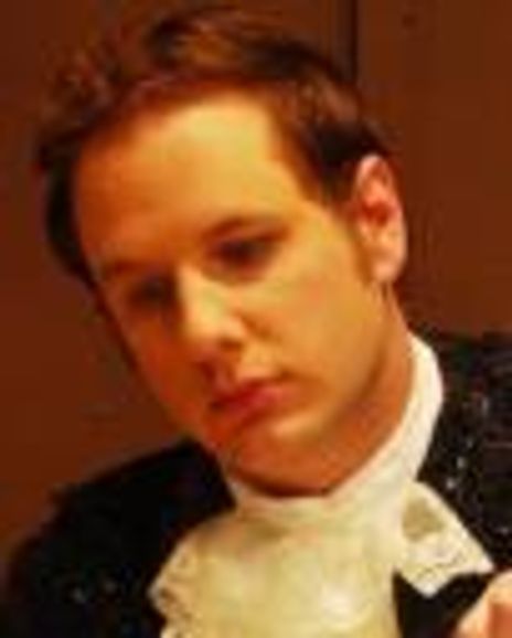 Daniel Robert Headshot