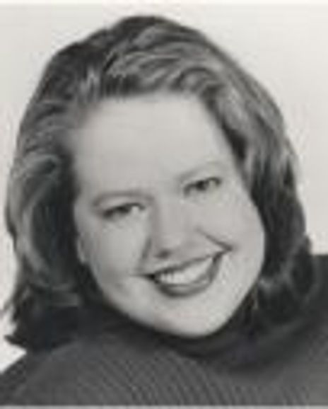 Rachel Agee Headshot