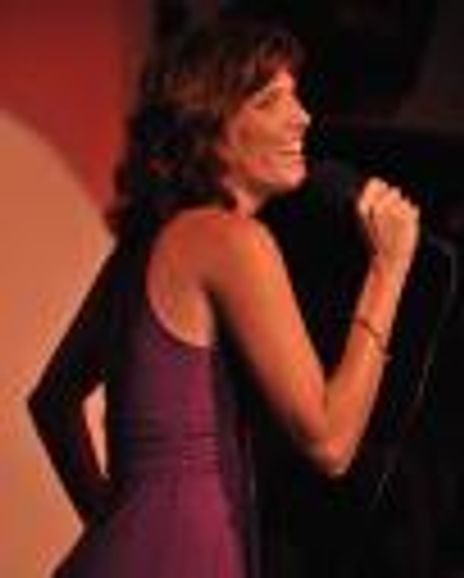 Laura Wolfe Headshot