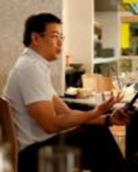 Nelson Canlas Headshot