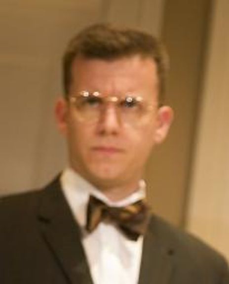 Philip Cumbus Headshot