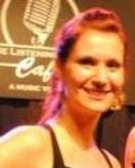 Stephanie Brooks Headshot