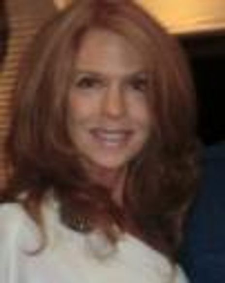 Kelly Holmes Headshot