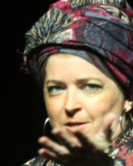 Stephanie Thomas Headshot