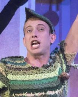 Oliver Senton Headshot