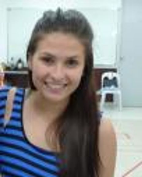 Tippy Dos Santos Headshot