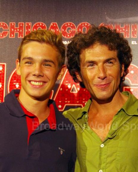 Carlos Cuevas Headshot