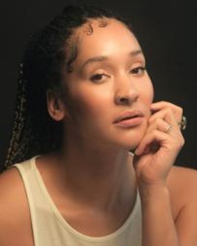 Olivia Lucy Phillip Headshot