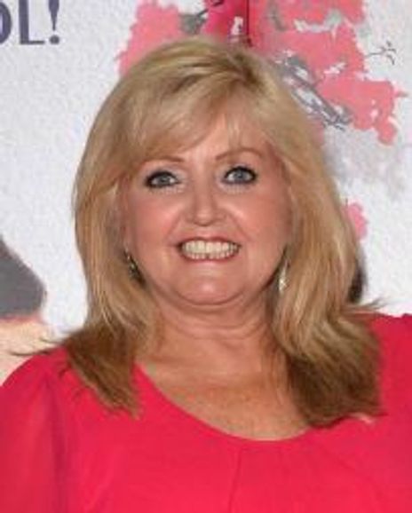 Linda Nolan Headshot