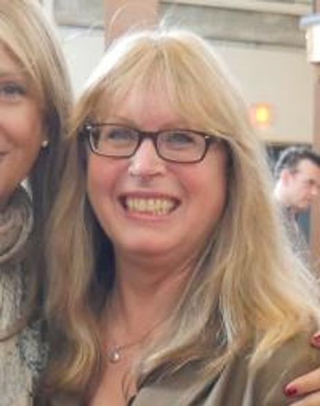 Laura Burton Headshot