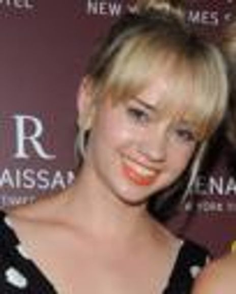 Caitlin Moe Headshot