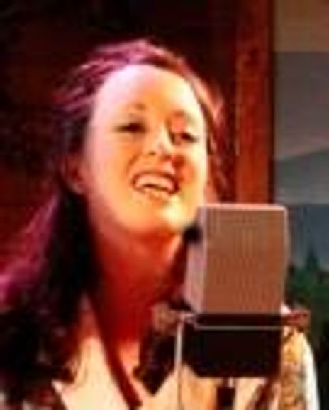 Sara Carter Headshot