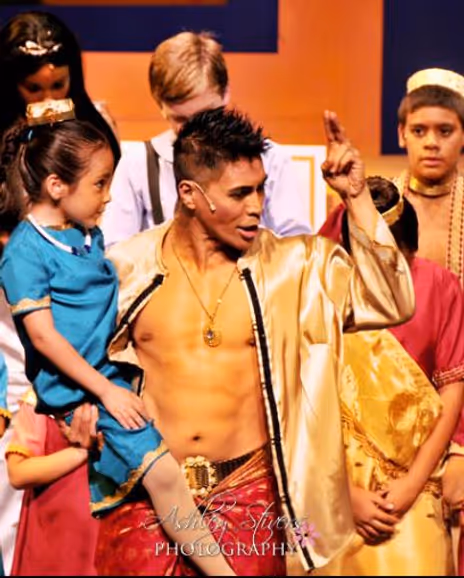 Jay Españo Headshot