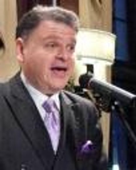 Daniel Angeles Headshot