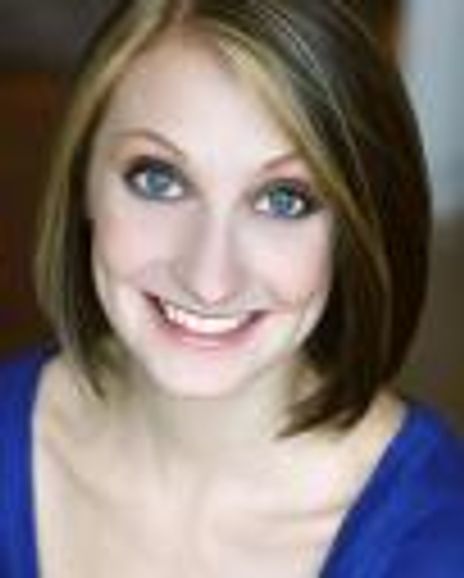 Danielle Devine Headshot