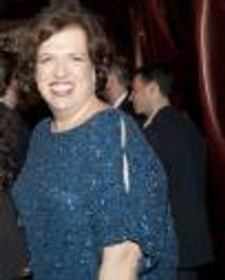 Rina Saltzman Headshot