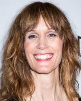 Maggie Hollinbeck Headshot