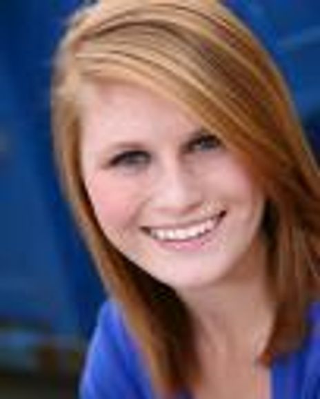 Carly June Cohen Headshot