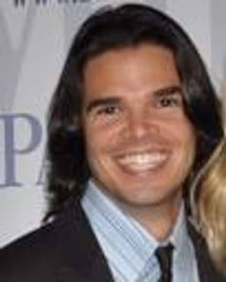 Dustin Brayley Headshot