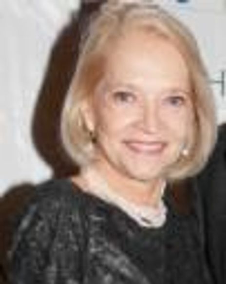Dr. Ruth Apelhof Headshot