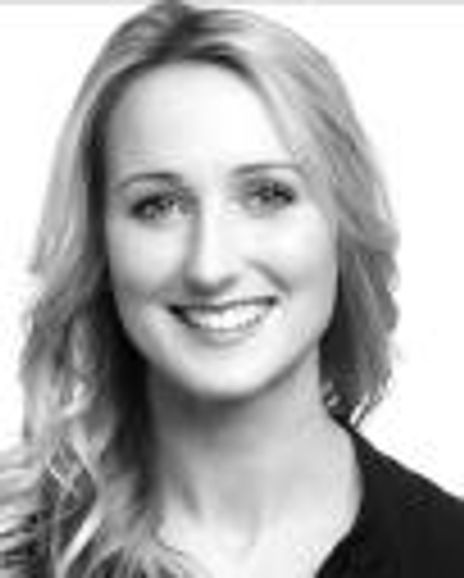 Lizzii Hills Headshot