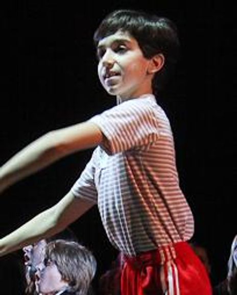 Julian Elia Headshot