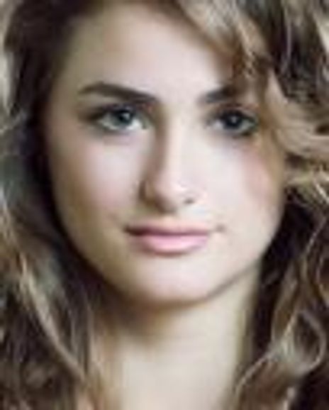 Laura Volpacchio Headshot