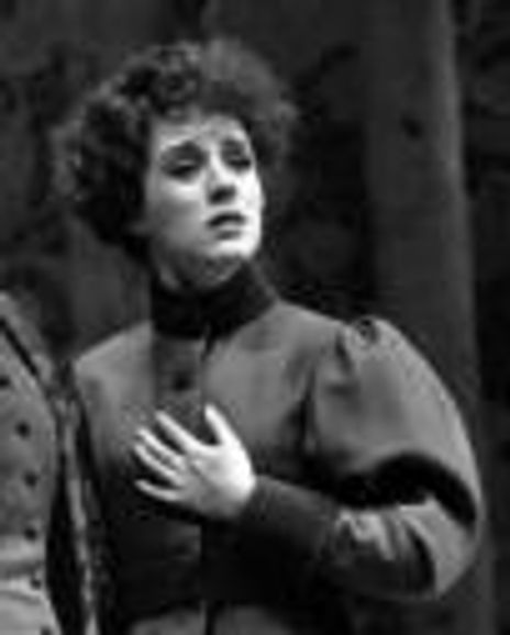 Sally Cahill Headshot