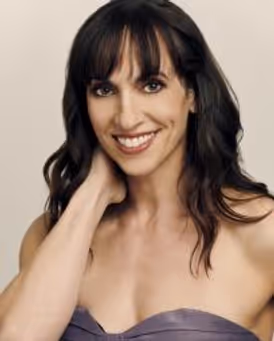 Elizabeth Earley Headshot