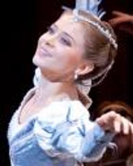 Elena Lobsanova Headshot