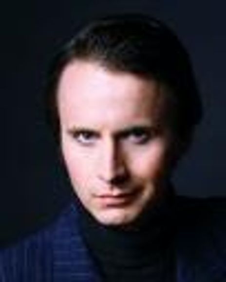 Jesse Merlin Headshot
