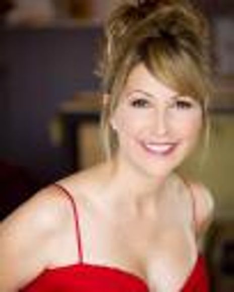 Robyn Spangler Headshot