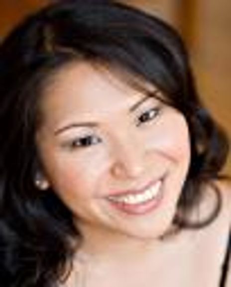 Rebecca Larkin Headshot