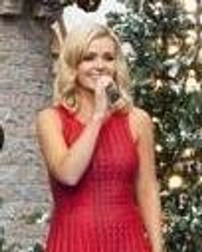 Katherine Jenkins Headshot