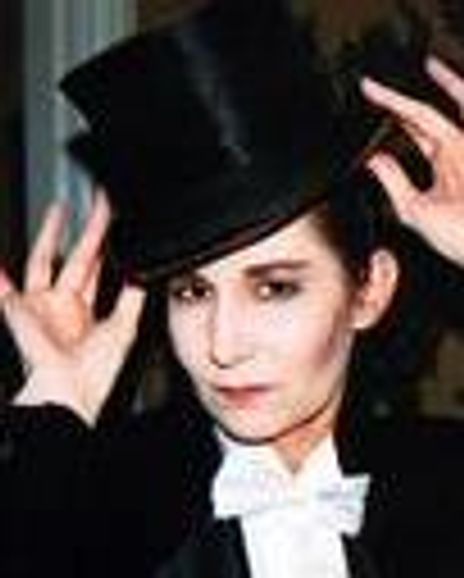 Harriet Harms Headshot