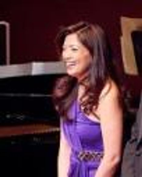 Ronna Reyes Sieh Headshot