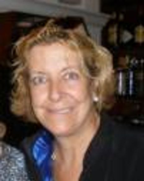 Julie Keyes Headshot