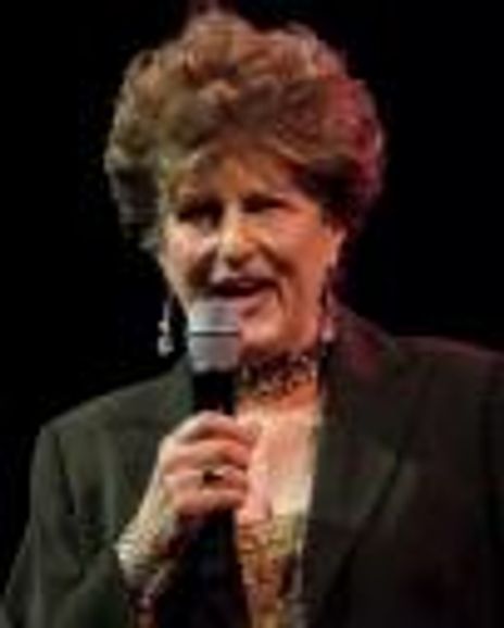 Linda Knohl Headshot