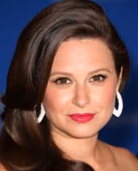 Katie Lowes Headshot